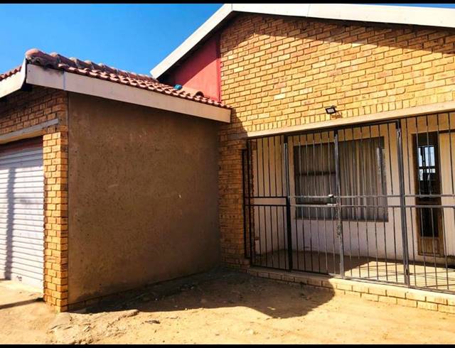 2 BEDROOM HOUSE FOR SALE IN RIETVALLEI